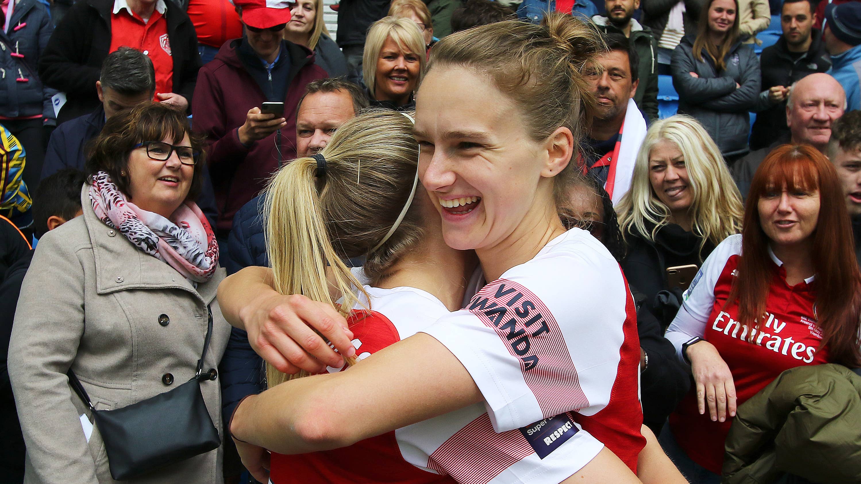 Vivianne Miedema scores in final Arsenal appearance as Gunners thrash ...