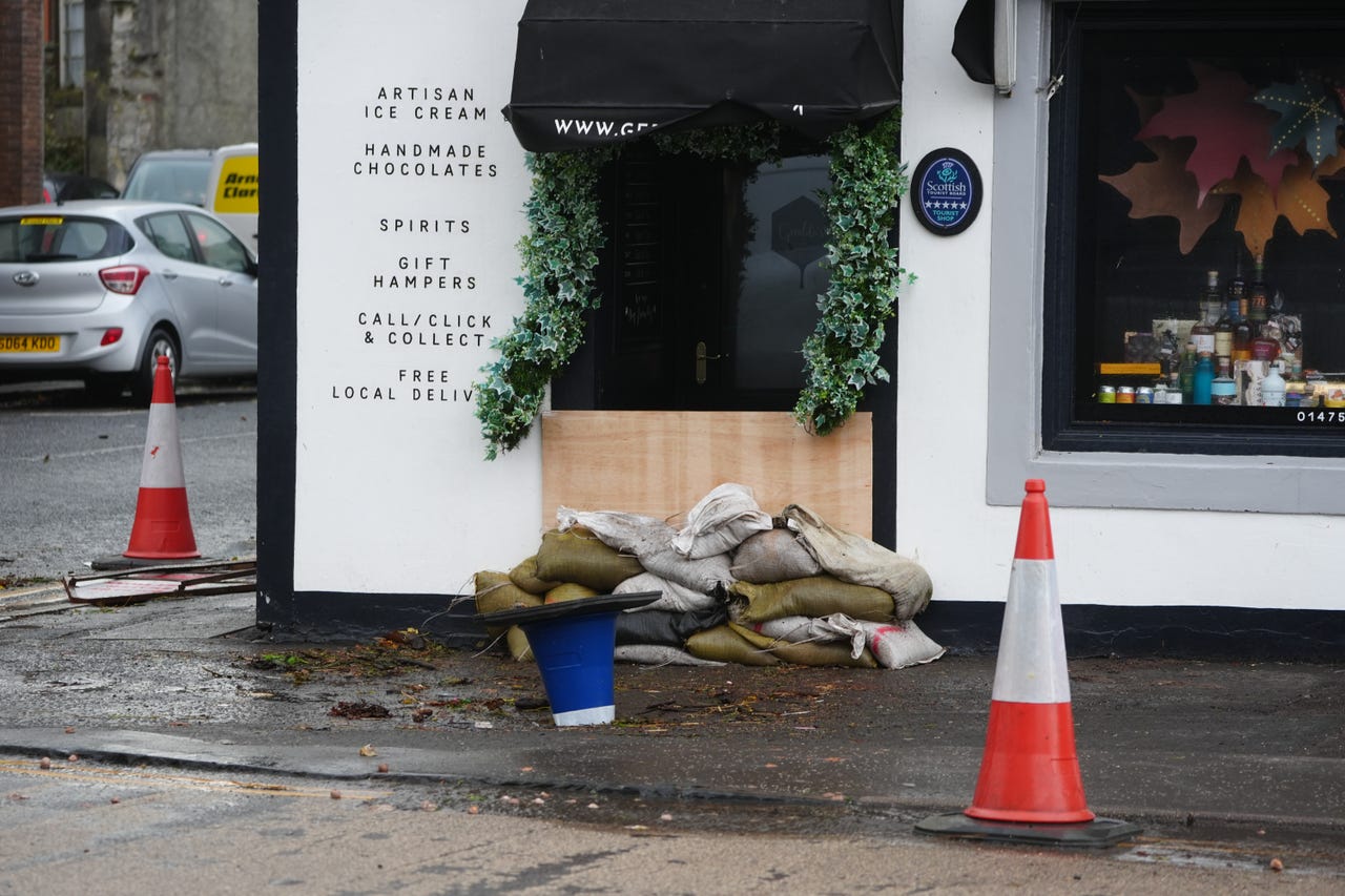 Train Track R Production Man killed by falling tree in Storm Boelo | Rhyl Journal