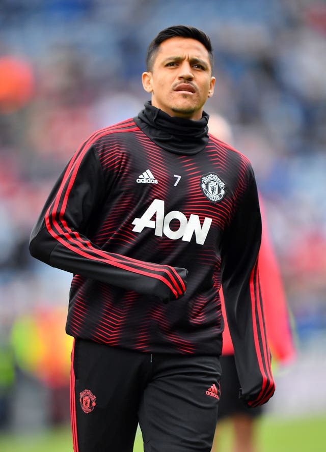 Manchester United’s Alexis Sanchez warms up ahead of the Premier League match at the John Smith’s Stadium, Huddersfield