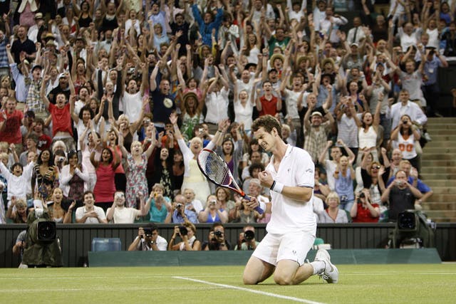 Andy Murray celebrates victory against Stan Wawrinka 