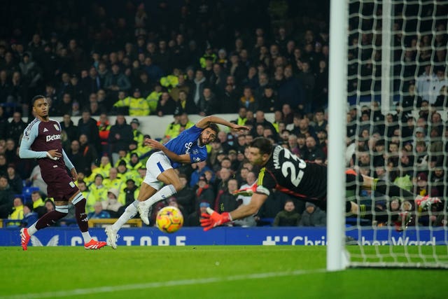 Dominic Calvert-Lewin (centre) misses an opportunity