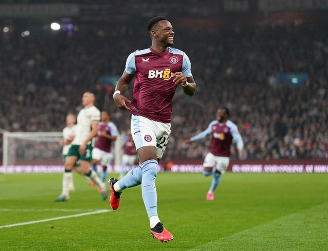 Jhon Duran celebrates the opening goal