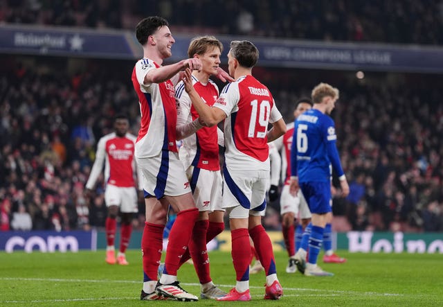 Arsenal celebrate beating Dinamo Zagreb