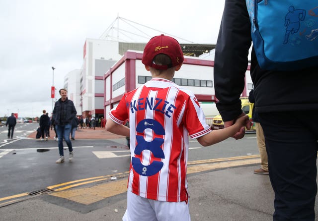 Stoke fans make their way to the bet365 Stadium (Barrington Coombs/PA).