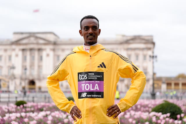 Ethiopia’s Tamirat Tola in front of Buckingham Palace 
