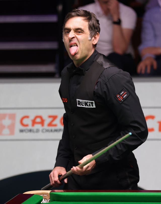 Ronnie O'Sullivan begins World Snooker Championship defence against Pang  Junxu