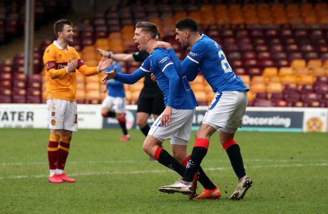 Rangers slipped up as they were held to a 1-1 draw at Motherwell 
