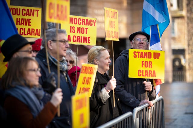 Clara Ponsati supporters