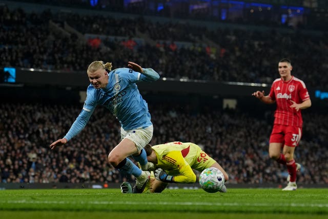 Erling Haaland goes down in the box