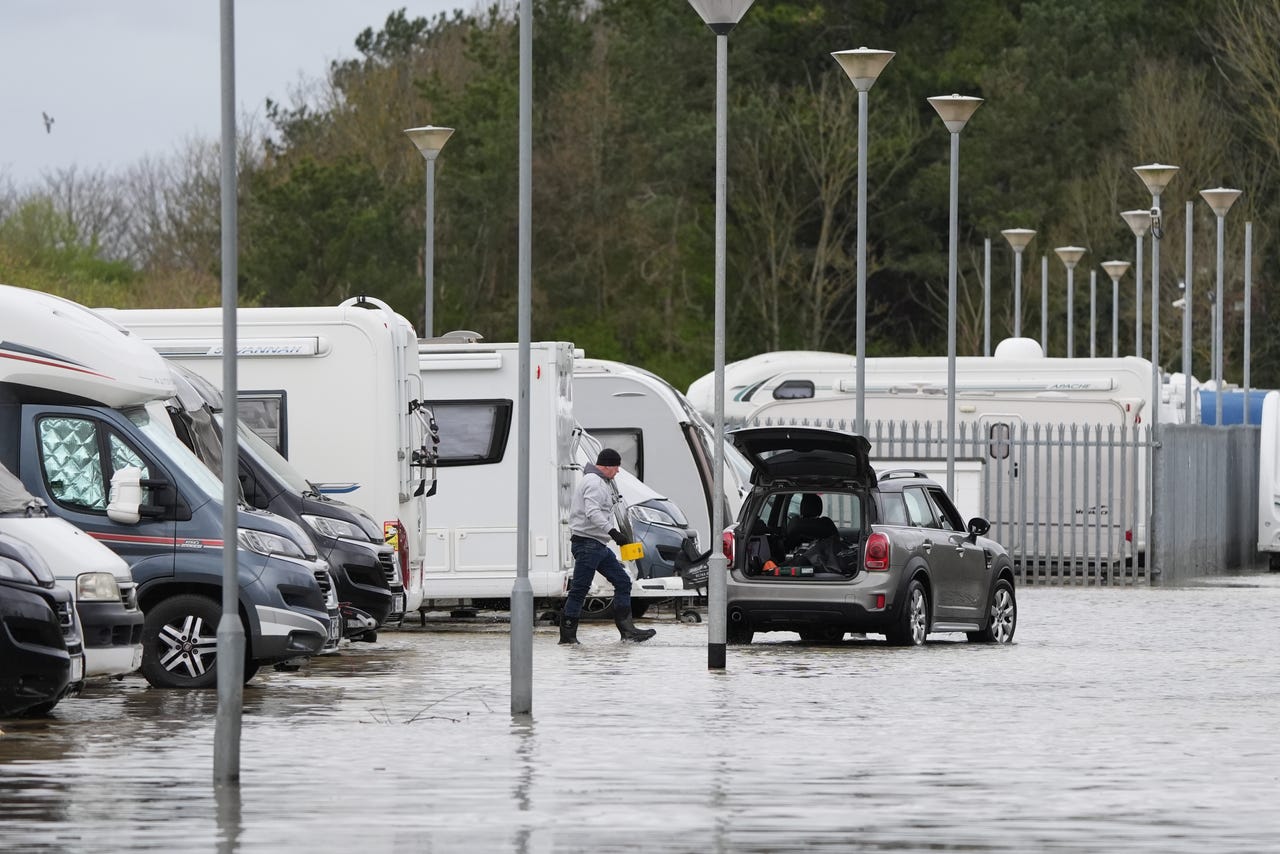 Over 200 people evacuated in West Sussex amid warnings ‘flooding may ...