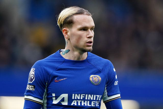 Mykhailo Mudryk in action for Chelsea against Wolves