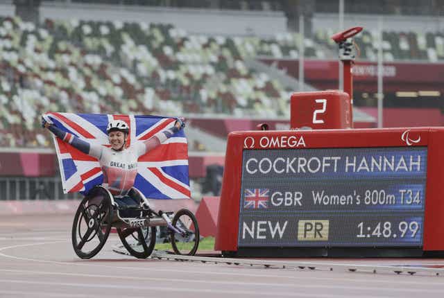 Hannah Cockroft won gold in the T34 800m 