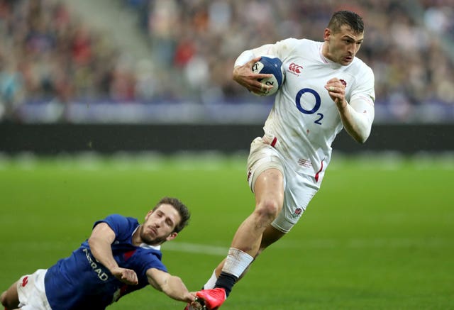 Jonny May breaks through to score at the Stade de France