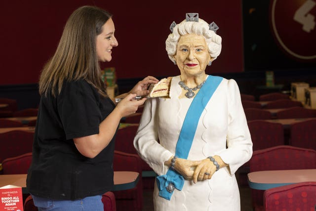 Lara Mason of Cake Anything unveils a life-sized cake of Queen Elizabeth II