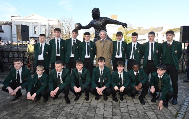 Pat Jennings statue