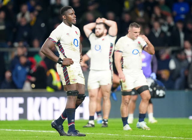 Maro Itoje looks crestfallen after England lose to Australia