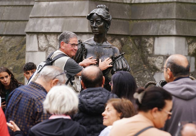 Molly Malone statue in Dublin vandalised