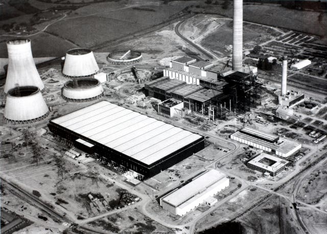 Black and white image of Ratcliffe-on-Soar Power Station under construction  