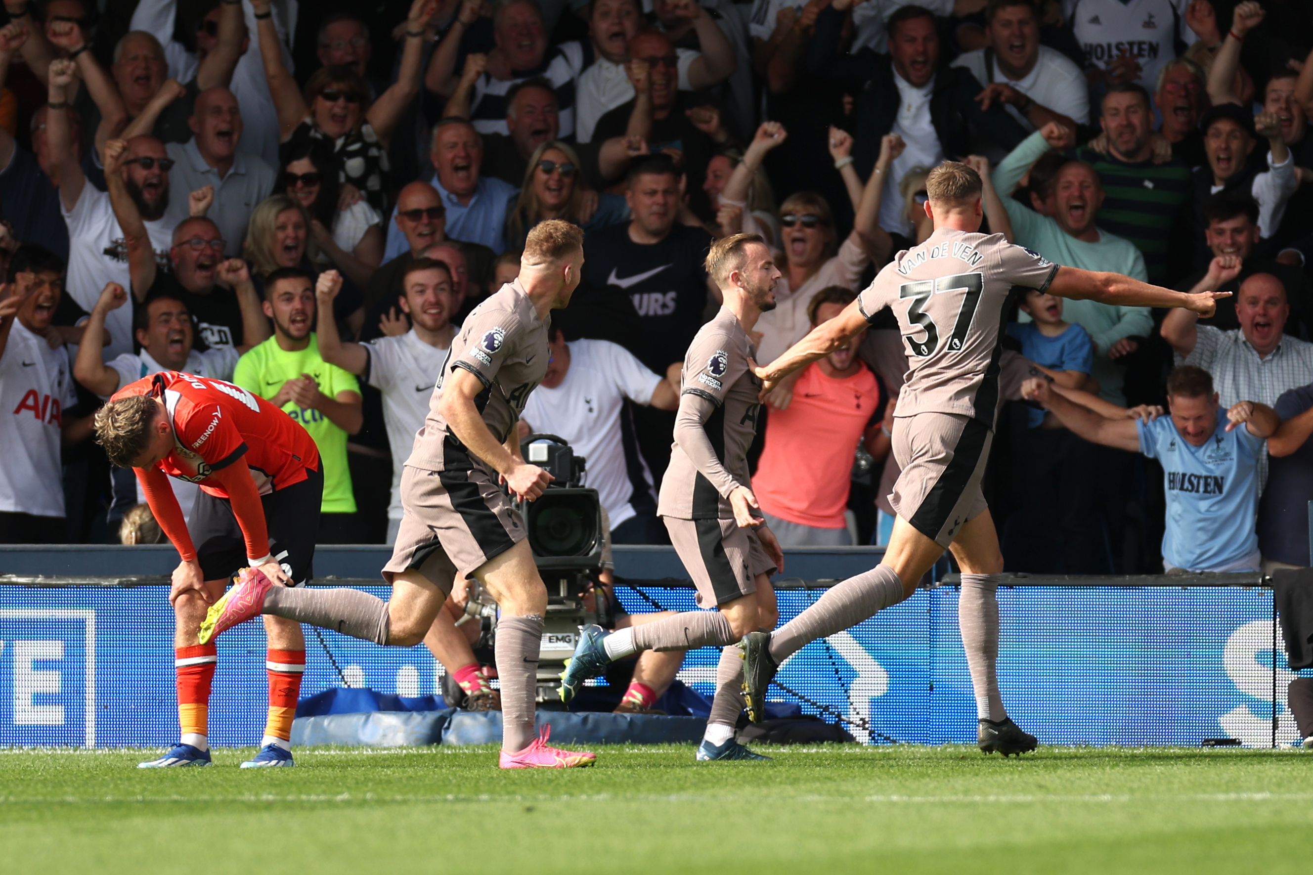 Micky Van De Ven Scores As 10-man Tottenham Go Top With Win Over Luton ...