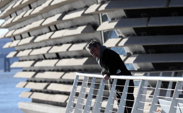 Architect Kengo Kuma visits V&A Dundee
