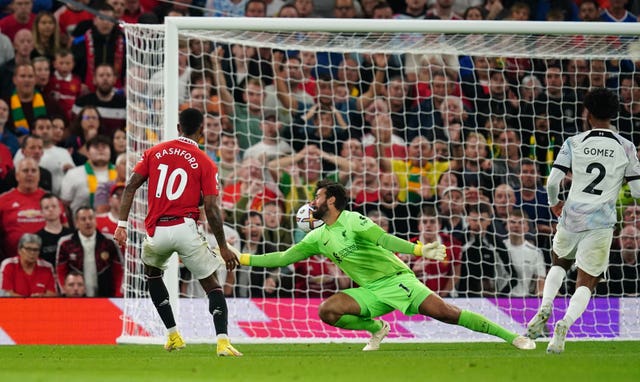 Marcus Rashford scores Manchester United's second goal 