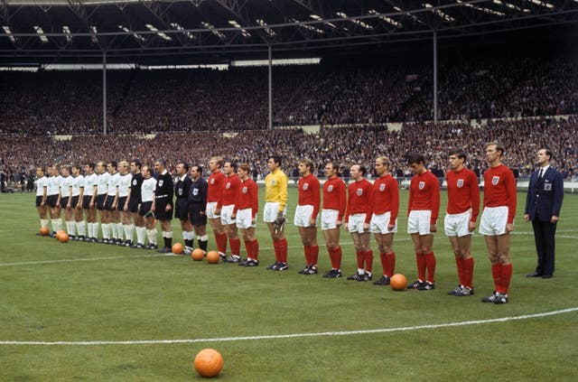 George Cohen lining up with his England team-mates ahead of the 1966 World Cup final 
