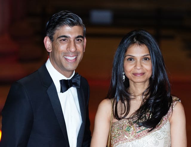 Rishi Sunak alongside his wife Akshata Murty