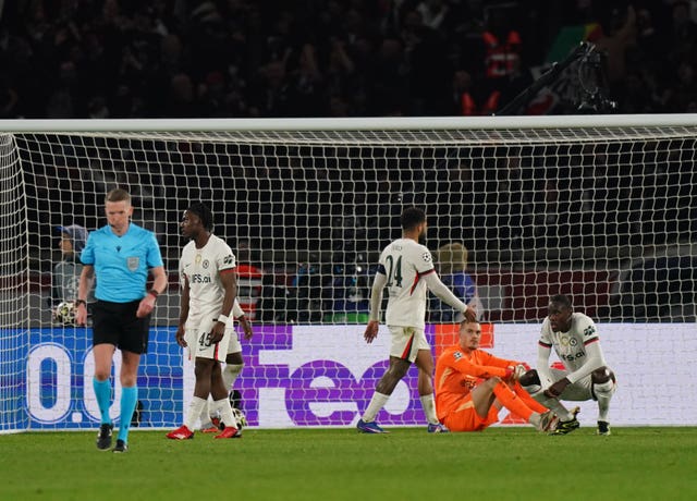 Chelsea players react