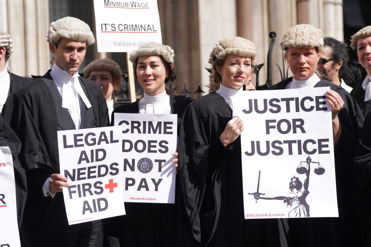 Why are criminal barristers striking and what will happen to court