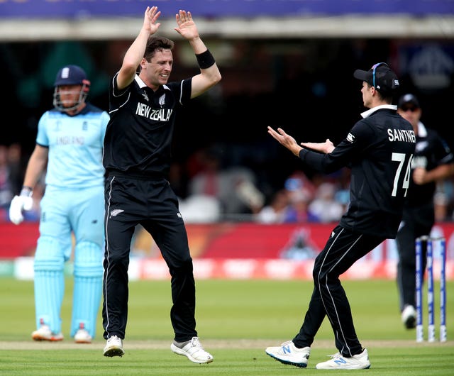 Matt Henry removed influential opener Jason Roy for 17 as New Zealand put England under early pressure