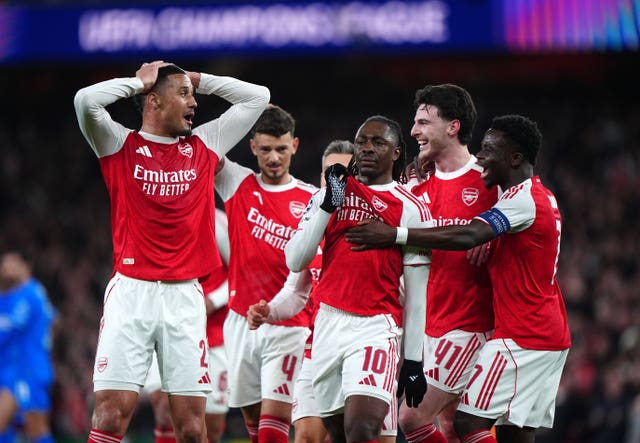 Arsenal players celebrate