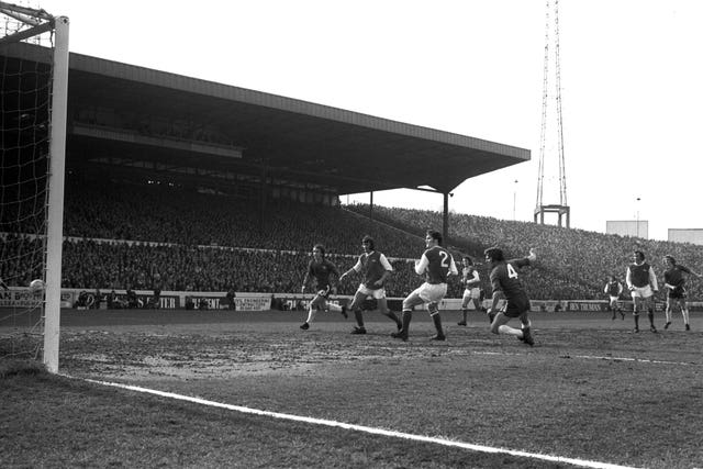 John Hollins (right) scores for Chelsea against Arsenal