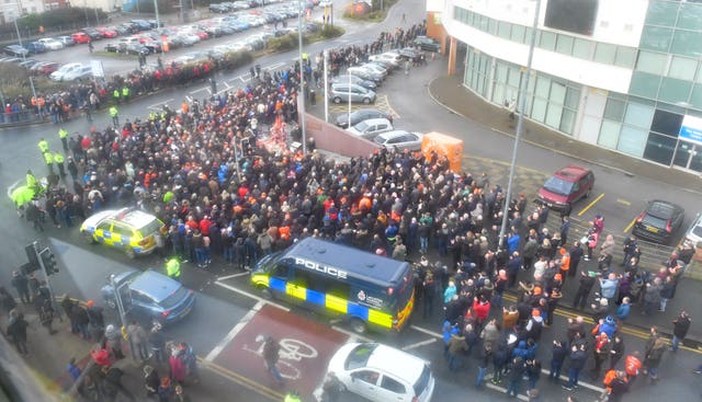 Hundreds of fans gathered around the Armfield statue