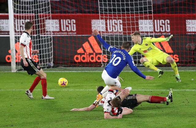 Everton’s Gylfi Sigurdsson scores a goal at Bramall Lane