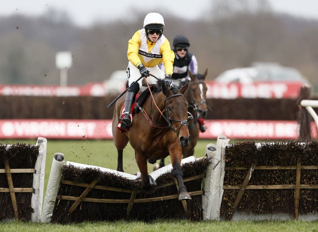 Apple Away could step up in class at Aintree 