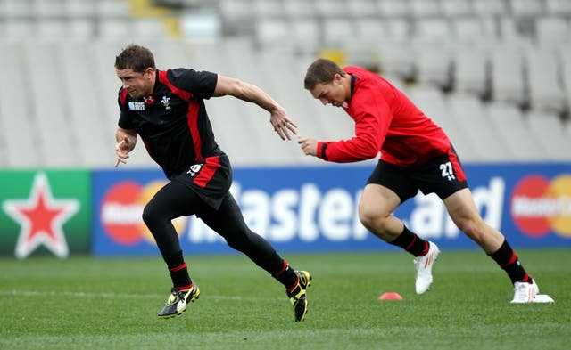 George North in training with Shane Williams at the 2011 Rugby World Cup