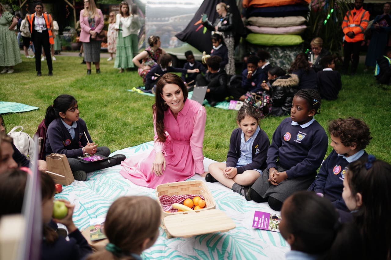 In Pictures: Kate attends Chelsea Flower Show as history is made ...