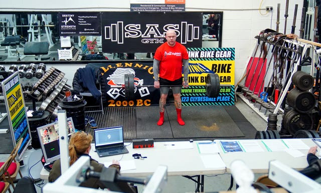 Glen Bailey Guinness World Record weight lift challenge
