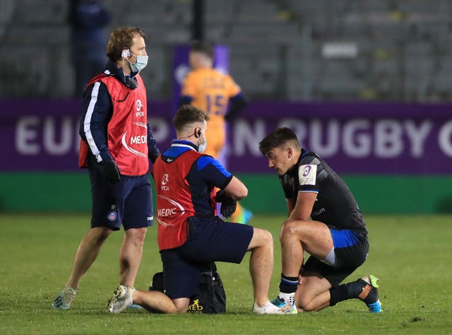 Bath's Cameron Redpath (right) has a concussion assessment