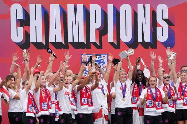 England players during a Homecoming Victory Parade on the Mall