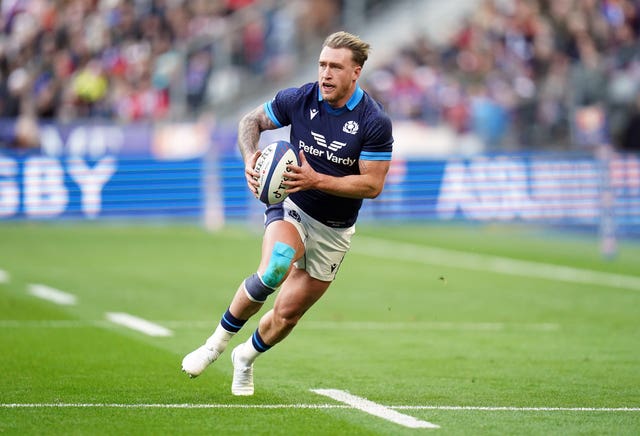 Stuart Hogg playing rugby