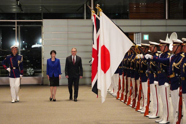 Sir Keir Starmer attends a ceremonial guard of honour with Japanese Prime Minister Sanae Takaichi in Tokyo