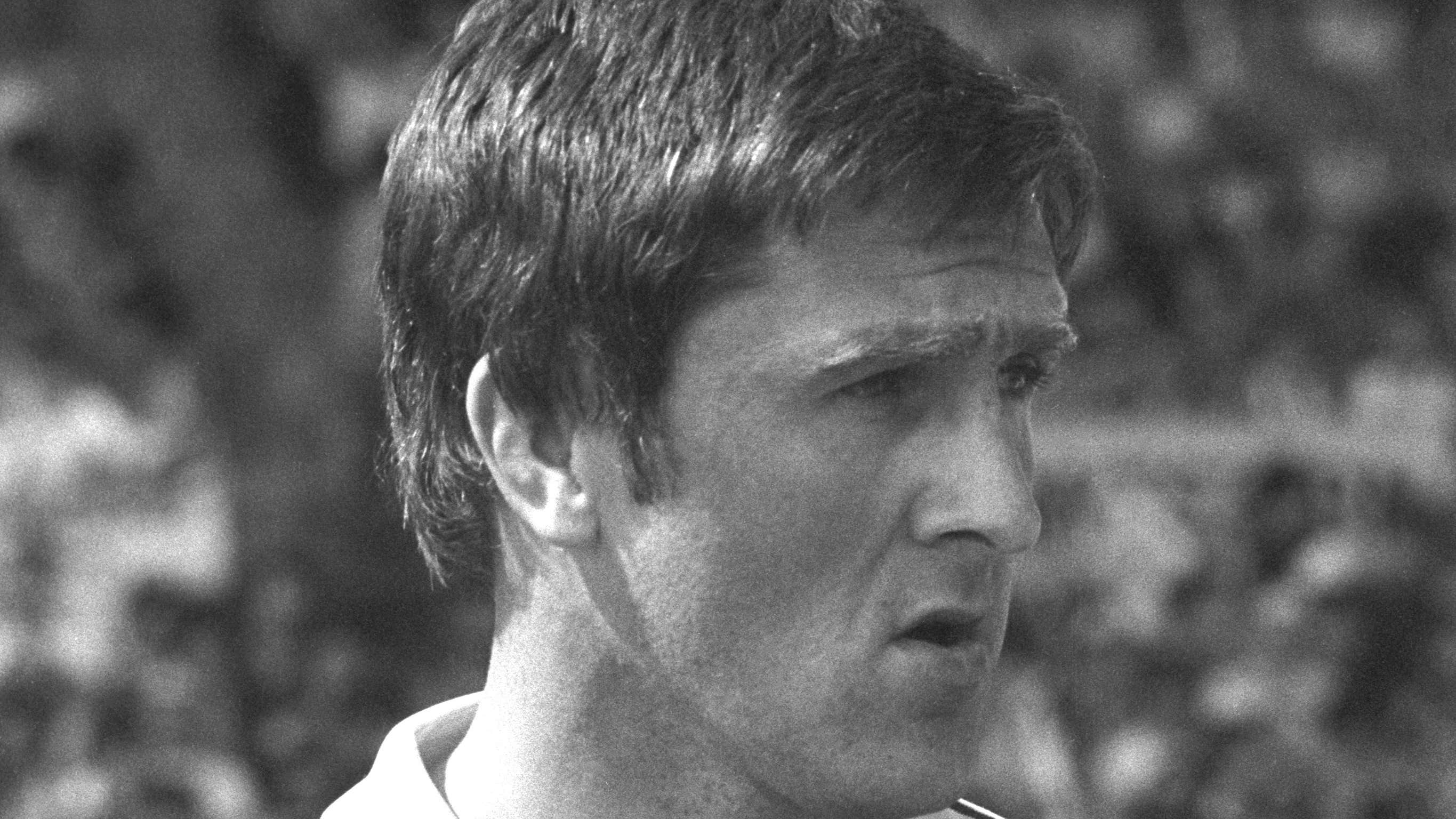 Dai Davies The colourful Wales goalkeeper who became a druid BT Sport