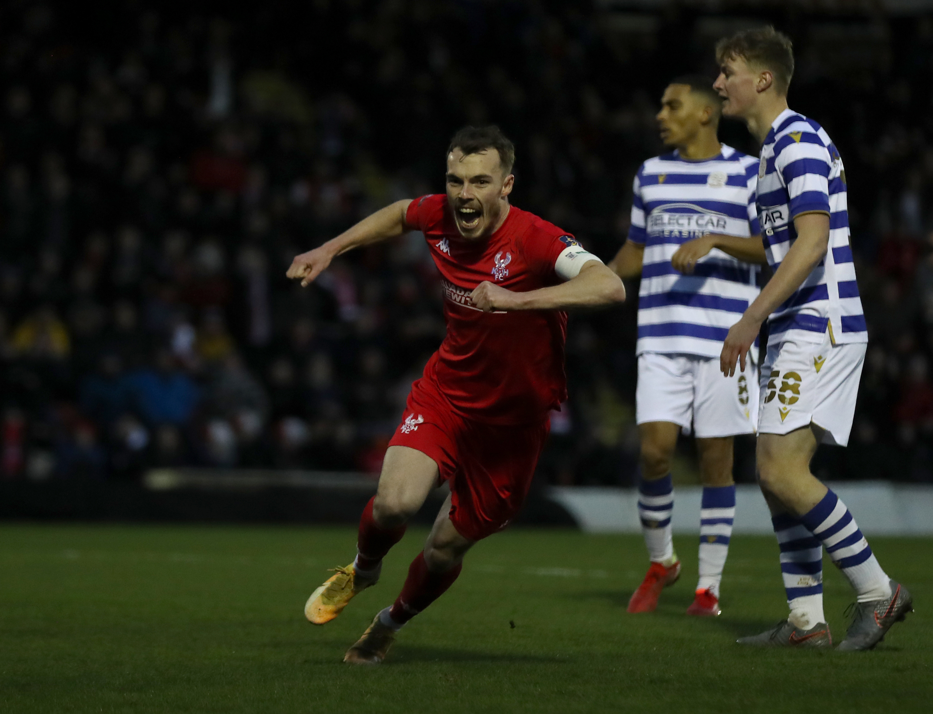 诺茨郡轻松超越沃金3-0 保持联赛领头羊雷克瑟姆的热度