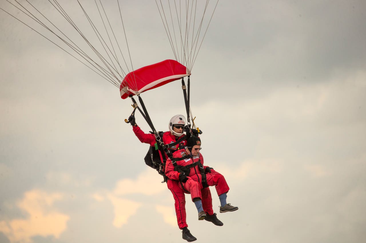 D-Day veteran celebrates after parachuting into Normandy 75 years later