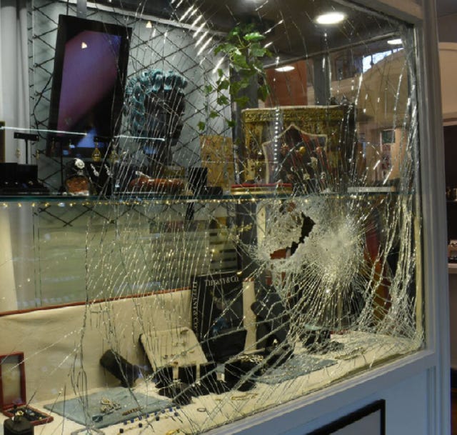 Damage to the window of the jewellery store 