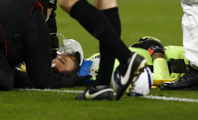 Rui Patricio receives oxygen after being injured against Liverpool 