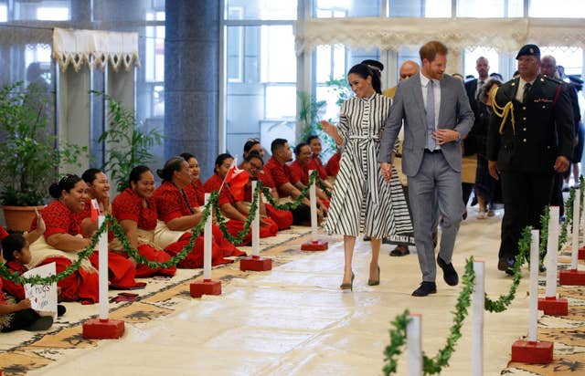 The duke and duchess met with Tongan prime minister 'Akilisi Pohiva and his cabinet