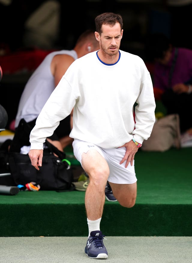 Andy Murray warming up ahead of practice 