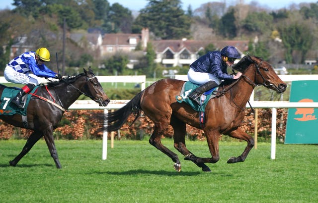 Never Ending Story made a fine start to her Classic season at Leopardstown